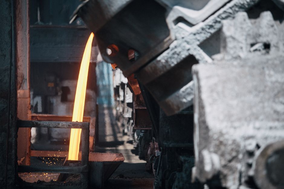 Official product image of Inductotherm ECO-Melt Pro steel shell melting furnace showing heavy-duty steel shell, induction coil housing, and control panel — matching the article’s description of adaptive flux coupling and dual-stage heat recovery architecture